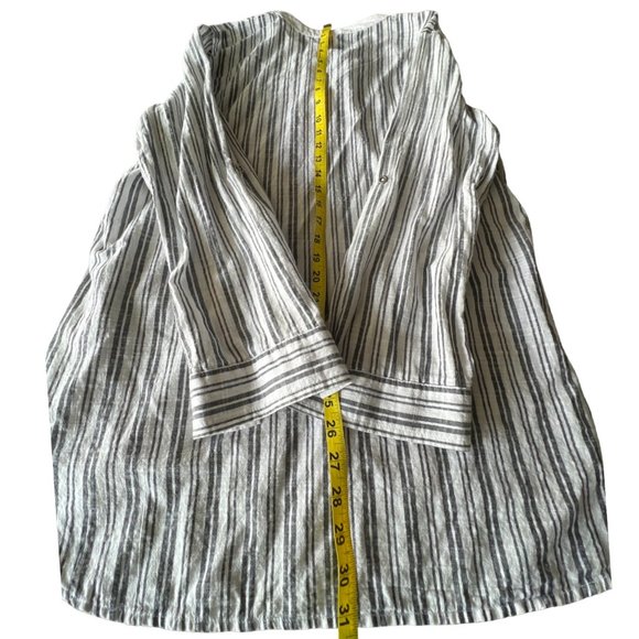 🌸4/$50🌸 Longsleeved Gray and White Striped Tunic - Picture 14 of 16